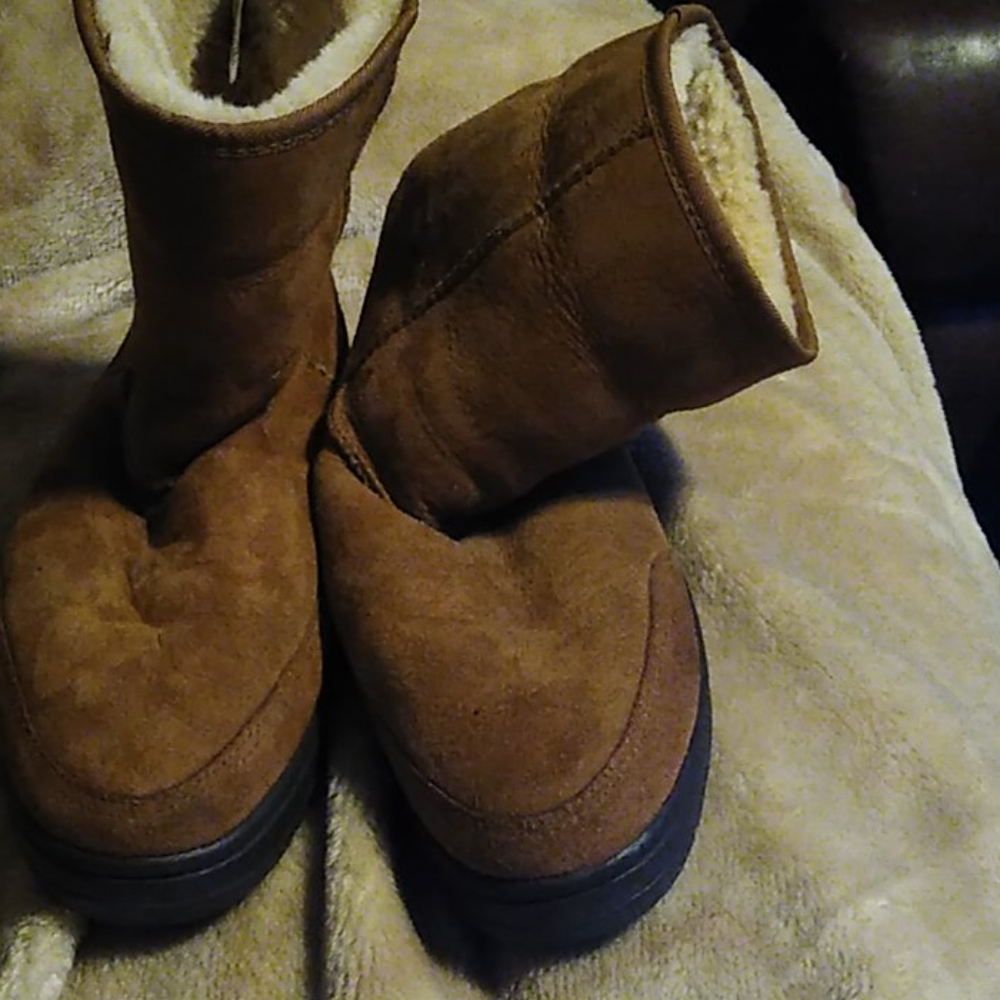 UGG WOMEN'S WATERPROOF CHESTNUT SUEDE BOOTS SZ 11